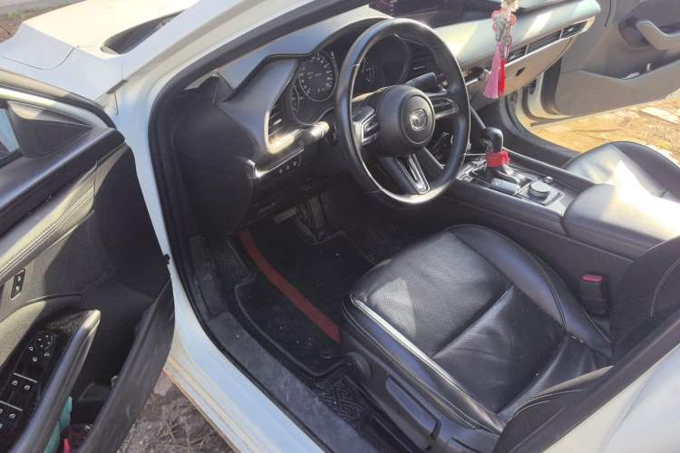 Used Mazda 3 Axela 2021 2.0L Automatic ZhiXuan Edition Driver Seat
