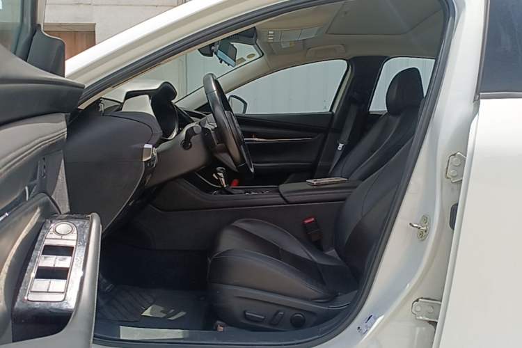 Used Mazda 3 Axela 2021 2.0L Automatic Zhiyao Edition Driver Seat