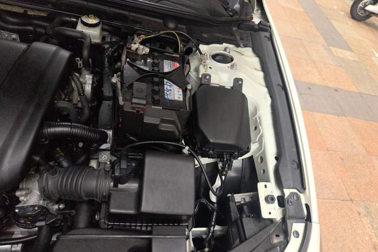 Used Mazda 3 Axela 2021 1.5L Automatic Luxury Version Engine Bay Left