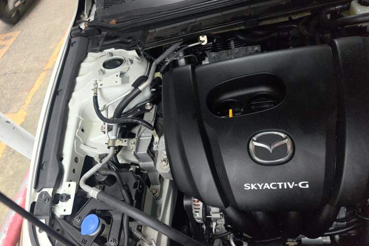 Used Mazda 3 Axela 2021 1.5L Automatic Luxury Version Engine Bay Right