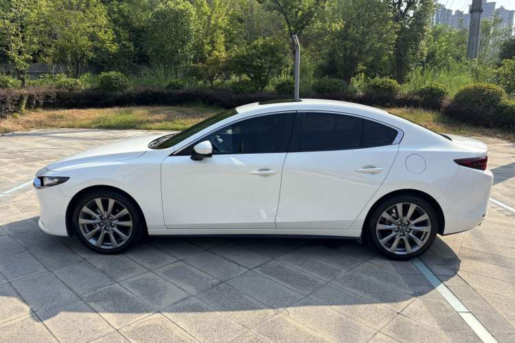 Used Mazda 3 Axela 2021 2.0L Automatic ZhiXuan Edition Exterior 10