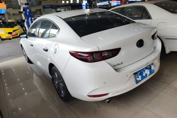Used Mazda 3 Axela 2021 1.5L Automatic ZhiMei Edition Exterior 2
