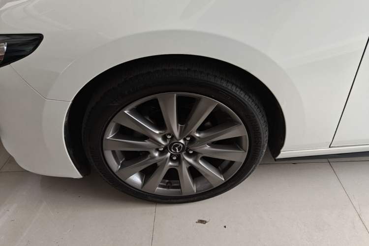 Used Mazda 3 Axela 2021 2.0L Automatic ZhiXuan Edition Exterior 2