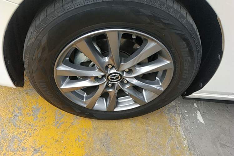 Used Mazda 3 Axela 2021 1.5L Automatic ZhiMei Edition Exterior 2
