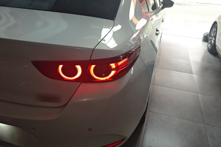 Used Mazda 3 Axela 2021 2.0L Automatic Zhiyao Edition Exterior 3