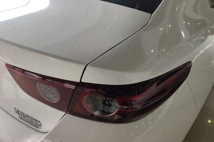 Used Mazda 3 Axela 2021 1.5L Automatic ZhiMei Edition Exterior 3