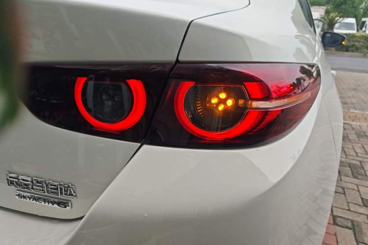 Used Mazda 3 Axela 2021 2.0L Automatic Zhiya Edition Exterior 3