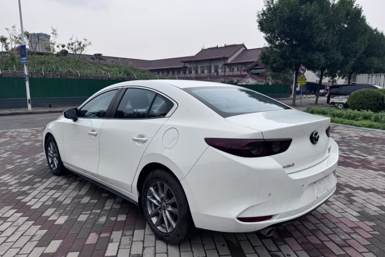 Used Mazda 3 Axela 2021 2.0L Automatic Zhiqing Edition Exterior 3