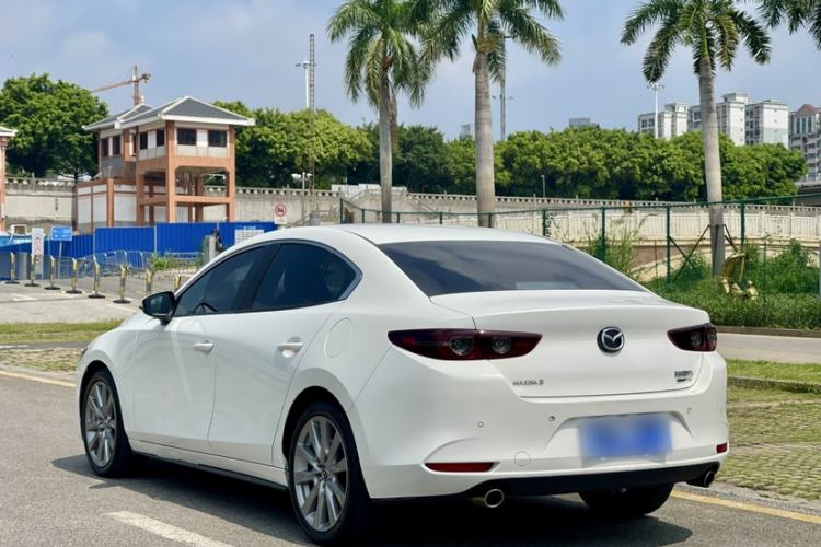 Used Mazda 3 Axela 2021 2.0L Automatic ZhiXuan Edition Exterior 3
