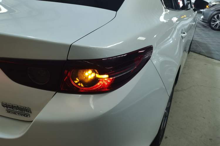 Used Mazda 3 Axela 2021 2.0L Automatic Zhiqing Edition Exterior 3