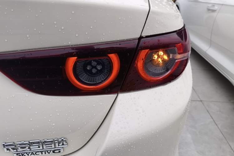 Used Mazda 3 Axela 2021 2.0L Automatic Zhiya Edition Exterior 3