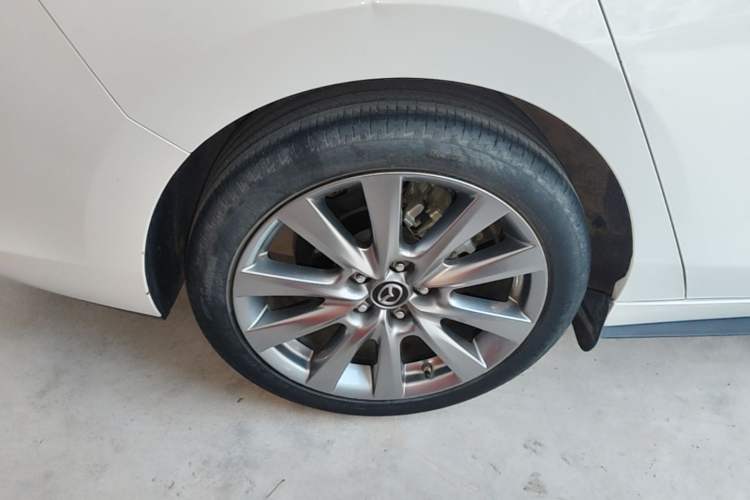 Used Mazda 3 Axela 2021 2.0L Automatic ZhiXuan Edition Exterior 3