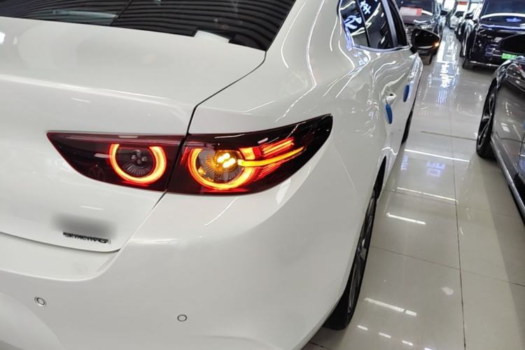Used Mazda 3 Axela 2021 2.0L Automatic Zhiyao Edition Exterior 3