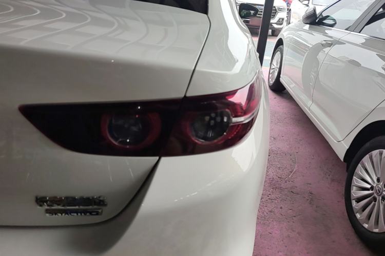 Used Mazda 3 Axela 2021 2.0L Automatic Zhi Rui Edition Exterior 3