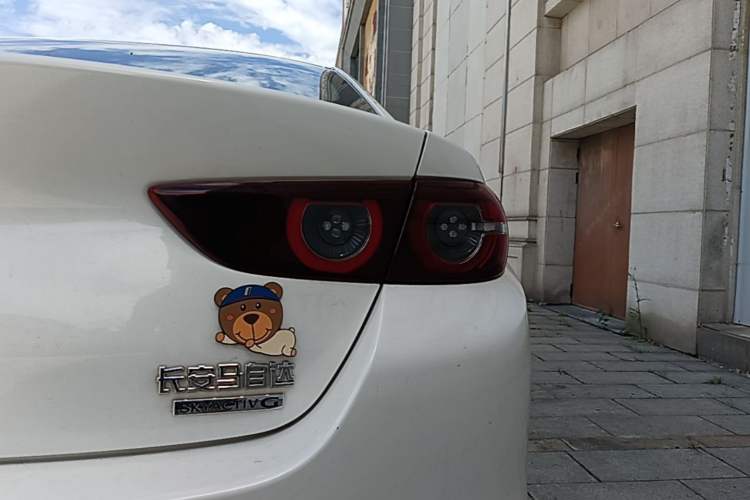 Used Mazda 3 Axela 2021 2.0L Automatic Zhiyao Edition Exterior 3