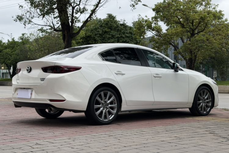 Used Mazda 3 Axela 2021 2.0L Automatic ZhiXuan Edition Exterior 4