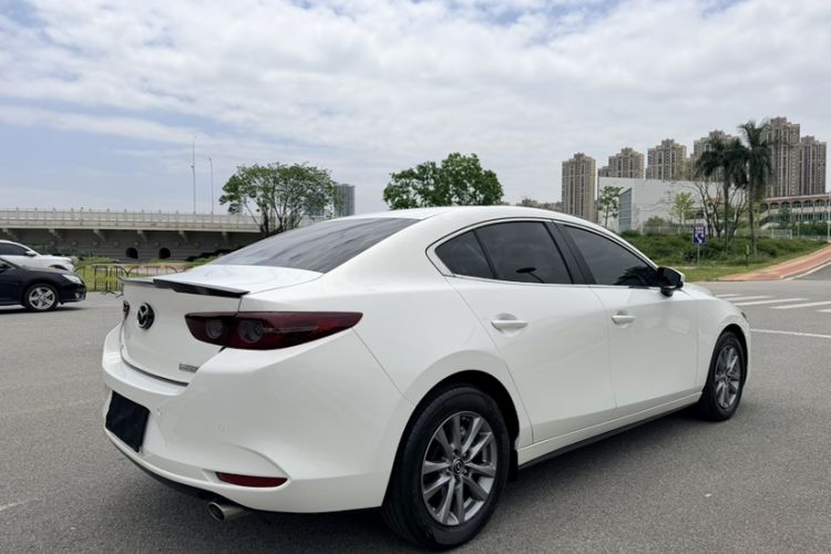 Used Mazda 3 Axela 2021 1.5L Automatic ZhiMei Edition Exterior 4