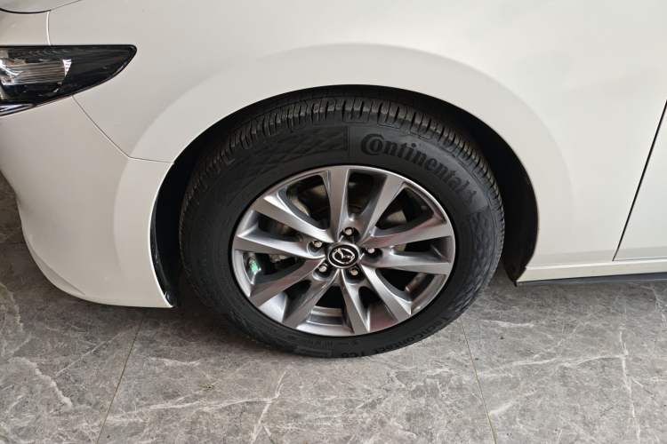 Used Mazda 3 Axela 2021 1.5L Automatic ZhiMei Edition Exterior 4