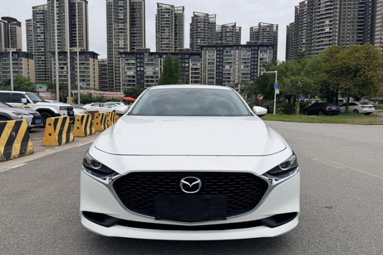 Used Mazda 3 Axela 2021 1.5L Automatic ZhiMei Edition Exterior 5