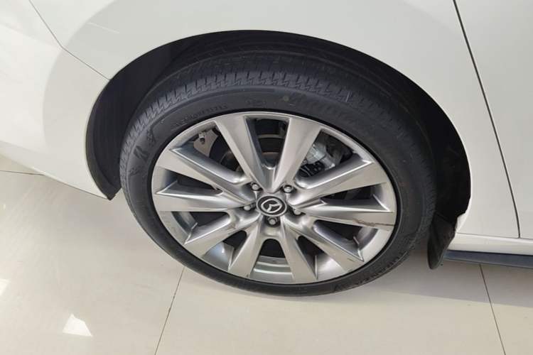 Used Mazda 3 Axela 2021 2.0L Automatic Zhiyao Edition Exterior 5