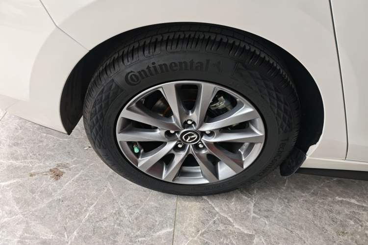 Used Mazda 3 Axela 2021 1.5L Automatic ZhiMei Edition Exterior 5