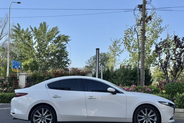 Used Mazda 3 Axela 2021 2.0L Automatic ZhiXuan Edition Exterior 6