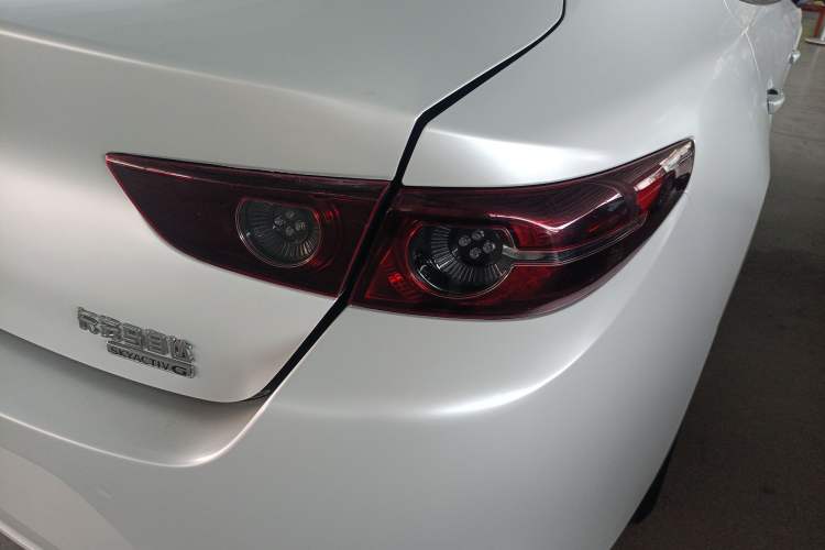 Used Mazda 3 Axela 2021 2.0L Automatic Zhiqing Edition Exterior 6