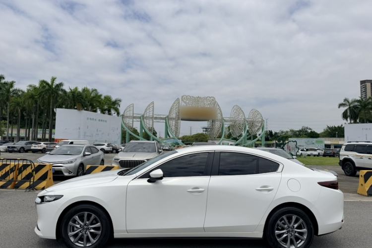 Used Mazda 3 Axela 2021 1.5L Automatic ZhiMei Edition Exterior 7
