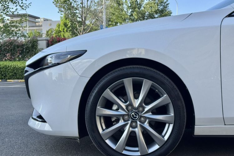 Used Mazda 3 Axela 2021 2.0L Automatic ZhiXuan Edition Exterior 9