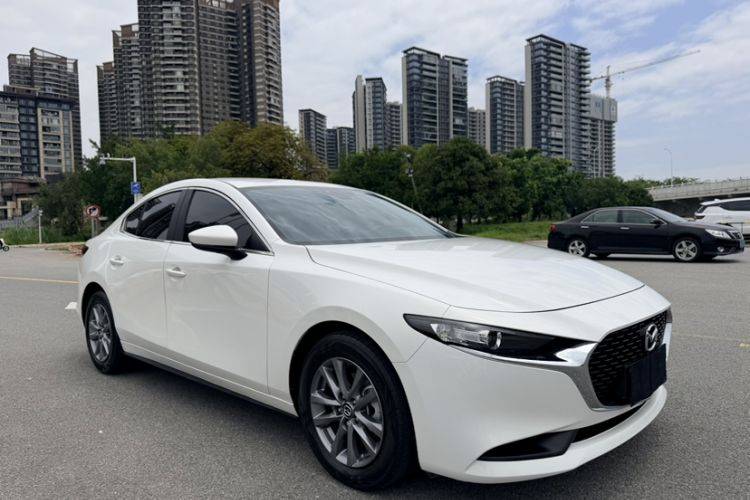 Used Mazda 3 Axela 2021 1.5L Automatic ZhiMei Edition Exterior 9