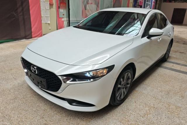 Ojetý Mazda 3 Axela 2021 2.0L Automatic Zhiqing Edition