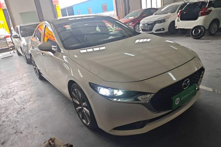 Used Mazda 3 Axela 2021 2.0L Automatic ZhiXuan Edition Front Right 45 Deg