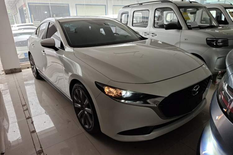 Used Mazda 3 Axela 2021 2.0L Automatic ZhiXuan Edition Front Right 45 Deg
