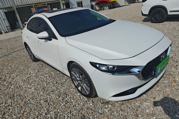 Used Mazda 3 Axela 2021 2.0L Automatic Zhiya Edition Front Right 45 Deg