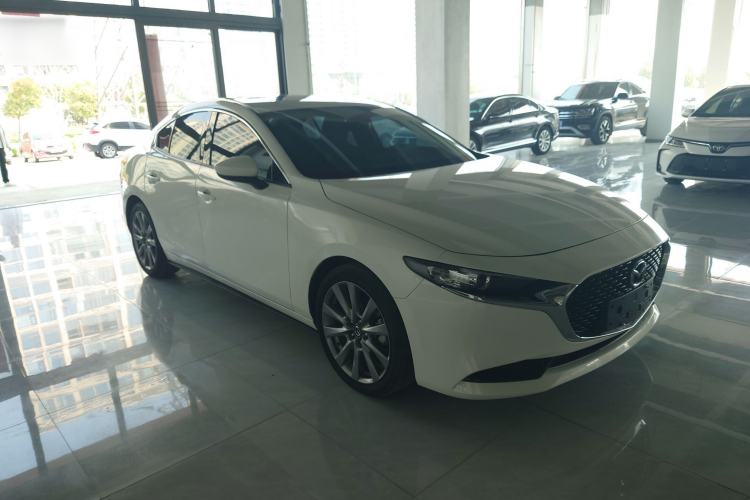 Used Mazda 3 Axela 2021 2.0L Automatic ZhiXuan Edition Front Right 45 Deg