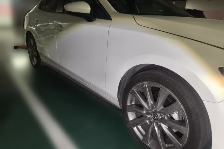 Used Mazda 3 Axela 2021 2.0L Automatic ZhiXuan Edition Front Right 45 Deg