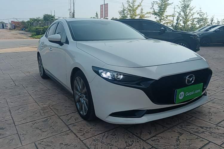 Used Mazda 3 Axela 2021 2.0L Automatic ZhiXuan Edition Front Right 45 Deg