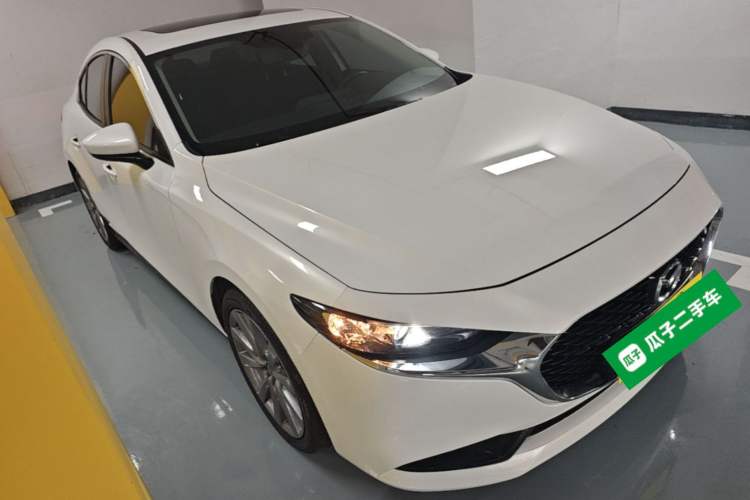 Used Mazda 3 Axela 2021 2.0L Automatic ZhiXuan Edition Front Right 45 Deg