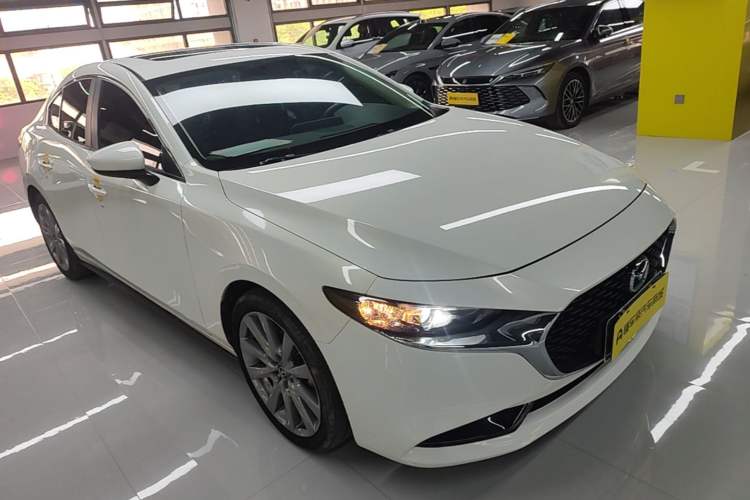 Used Mazda 3 Axela 2021 2.0L Automatic ZhiXuan Edition Front Right 45 Deg