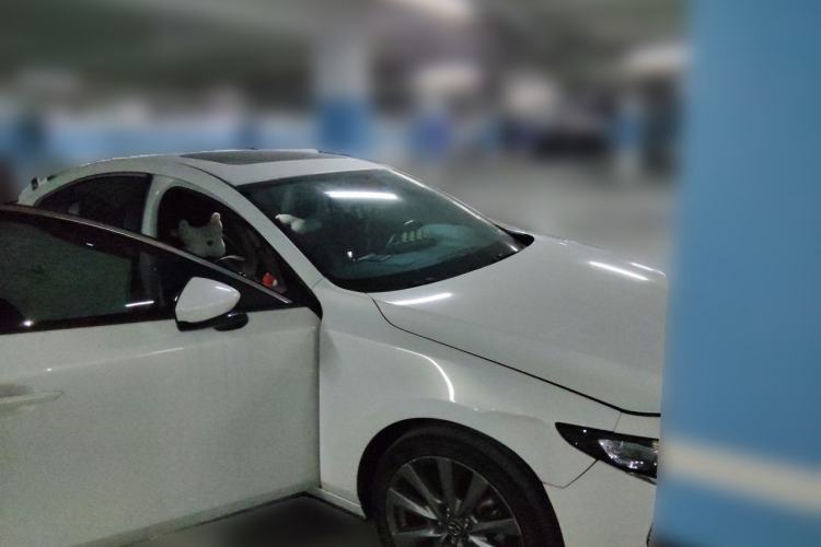 Used Mazda 3 Axela 2021 2.0L Automatic Zhiya Edition Front Right 45 Deg