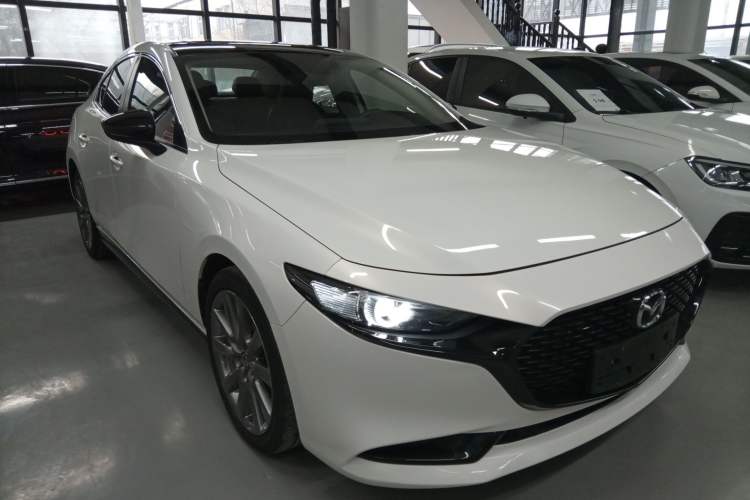 Used Mazda 3 Axela 2021 2.0L Automatic ZhiXuan Edition Front Right 45 Deg