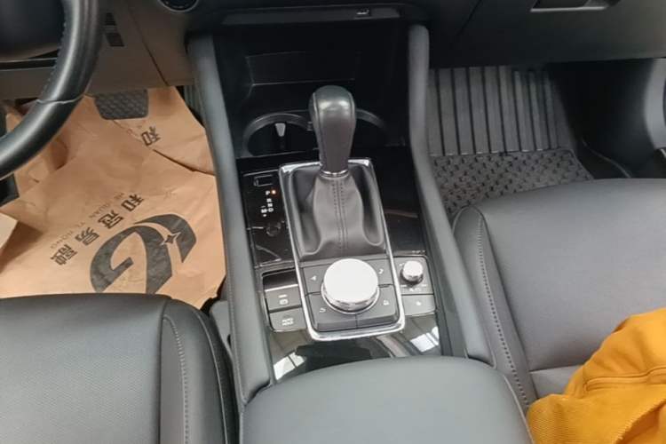 Used Mazda 3 Axela 2021 2.0L Automatic Zhiya Edition Gear Lever