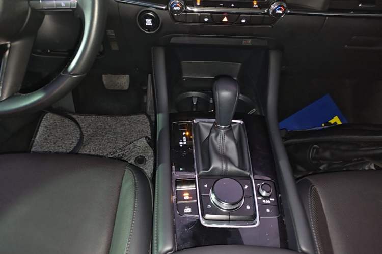 Used Mazda 3 Axela 2021 2.0L Automatic Zhiya Edition Gear Lever