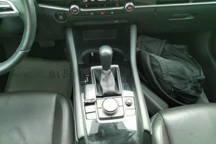 Used Mazda 3 Axela 2021 2.0L Automatic Zhiya Edition Gear Lever