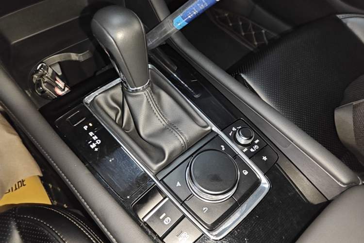 Used Mazda 3 Axela 2021 2.0L Automatic ZhiXuan Edition Gear Lever