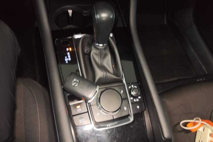 Used Mazda 3 Axela 2021 2.0L Automatic ZhiXuan Edition Gear Lever