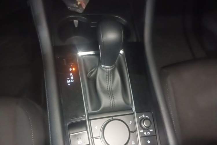 Used Mazda 3 Axela 2021 2.0L Automatic ZhiXuan Edition Gear Lever