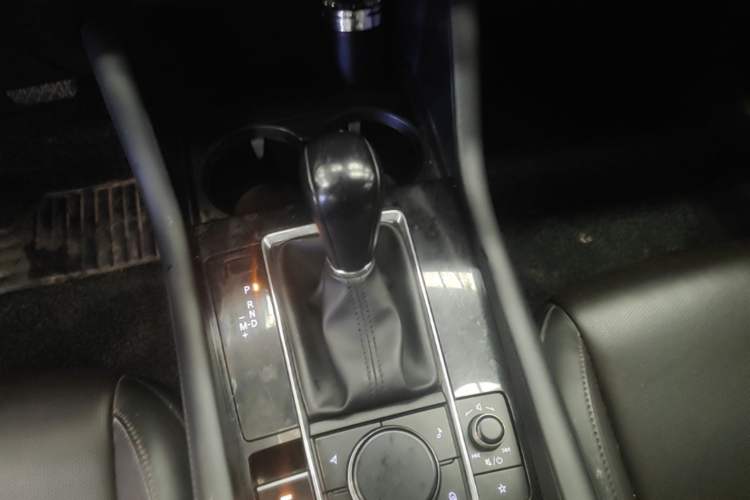 Used Mazda 3 Axela 2021 2.0L Automatic Zhiya Edition Gear Lever