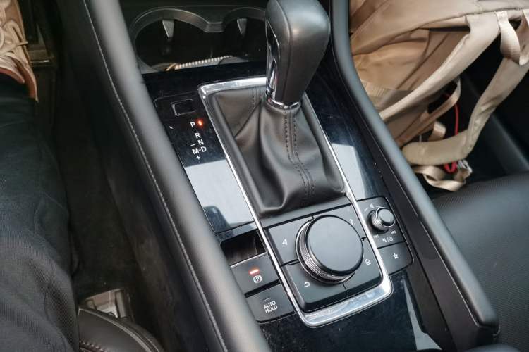 Used Mazda 3 Axela 2021 2.0L Automatic Zhi Rui Edition Gear Lever