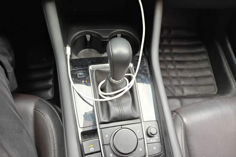 Used Mazda 3 Axela 2021 2.0L Automatic Zhiyao Edition Gear Lever